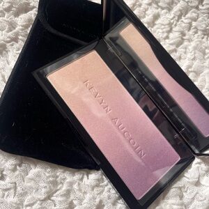 New with tags!! Kevyn Aucoin Highlighter